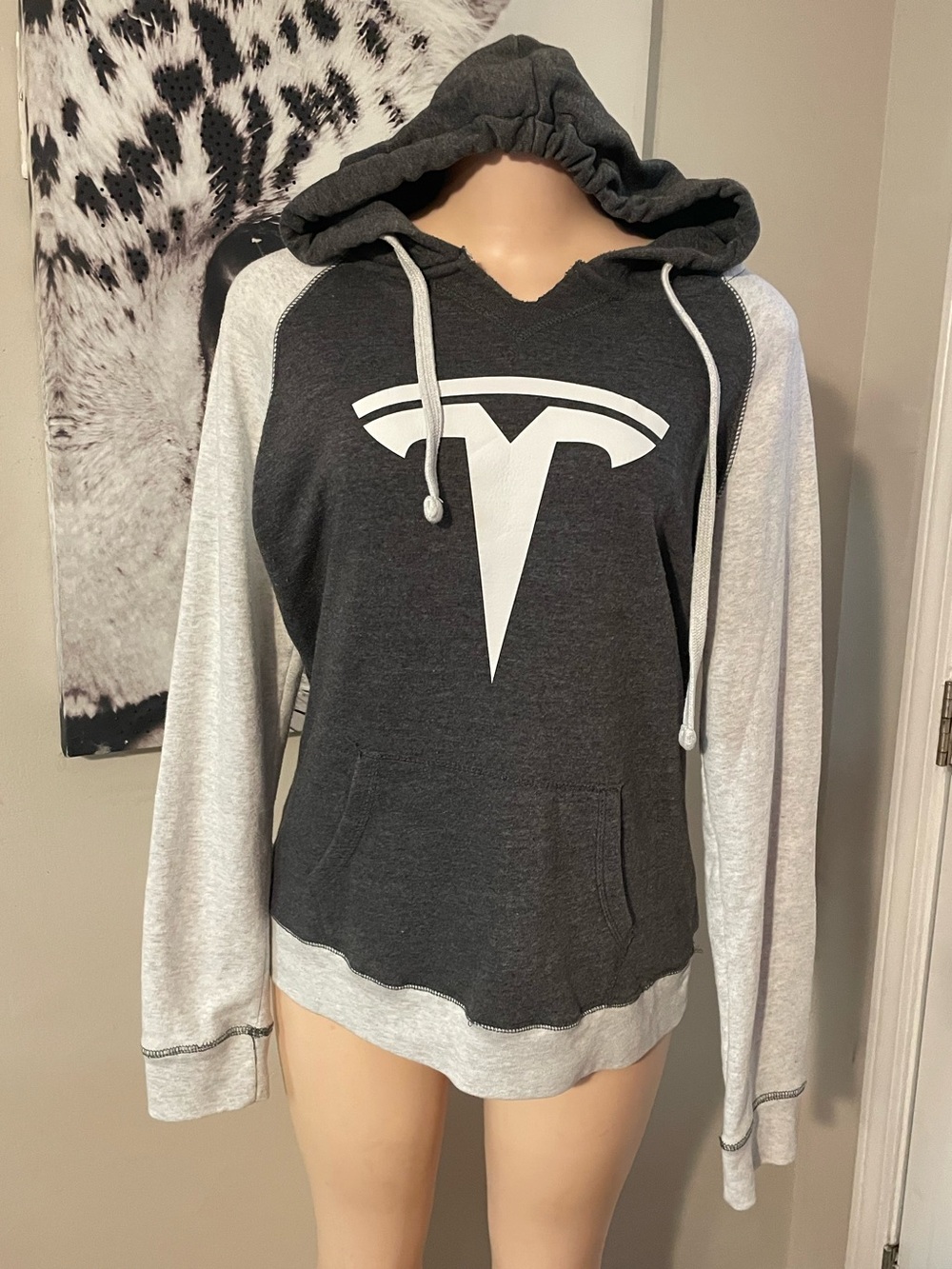 Tesla MV Sport Medium pullover sweatshirt hoodie top comfort millennium